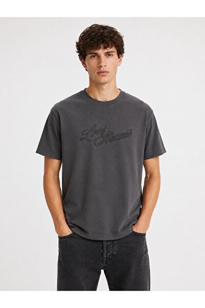 Levi's تي شيرت رجالي مريح A2082-0419