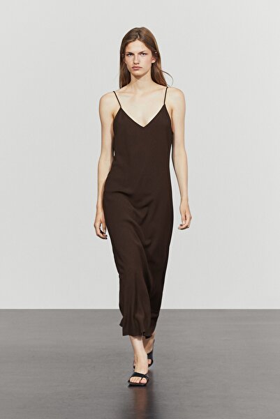 Massimo Dutti Dökümlü saten yüzeyli midi elbise