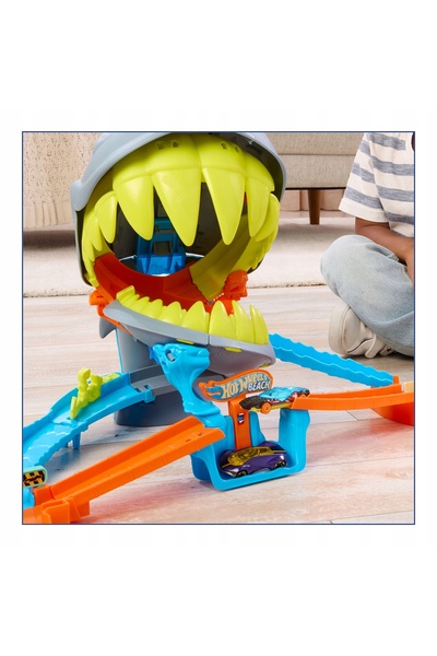 HOT WHEELS Loc de joacă cu jucării de luptă pe plajă City Rekin 4+JHL96