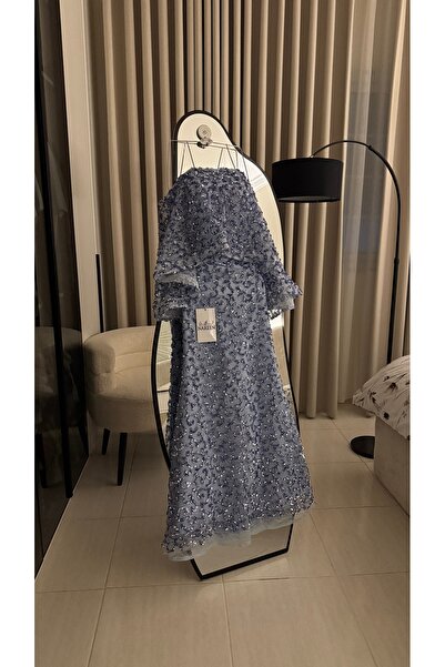Nareen Fashion فستان سهرة سماوي فاخر بتصميم أنيق يفيض بالرقي والأنوثة