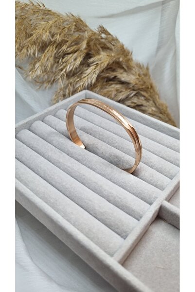 ZEYKU ACCESSORİES Women's Rose Gold Color Written Thin Cuff Bracelet