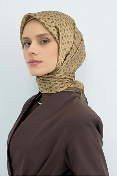 Armine Eșarfă din mătase pură Sura IST 9548 - 81 Maro Caramel cu model logo