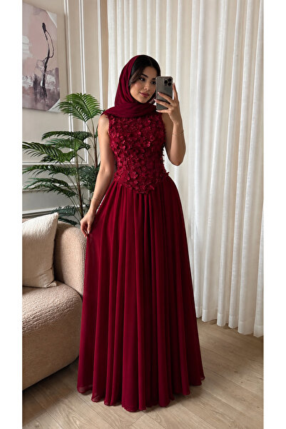 Barly The Dress Features a Luxurious and Elegant Evening Design in a Deep Bur...