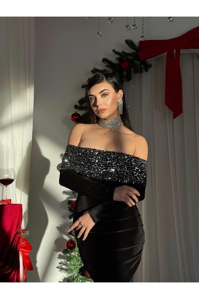 Moda Days فستان نسائي أسود بياقة قاربية مزين بالترتر وأكمام طويلة من المخمل