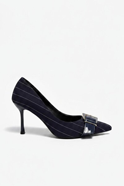 DGN 8005 Buckle Heeled Shoes
