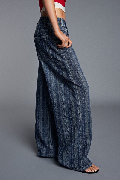 Bershka Dokulu çapraz belli jean