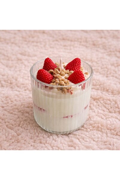 MollyArt Lumânare cu aromă de cheesecake cu căpșuni
