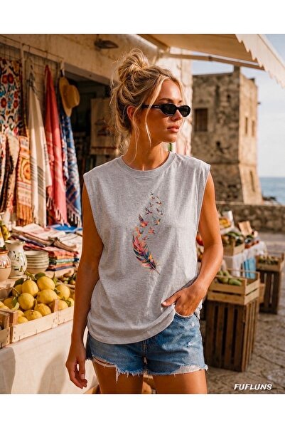 FUFLUNS Colorful Feather Printed Women's Regular Fit Crew Neck Sports Sleevel...