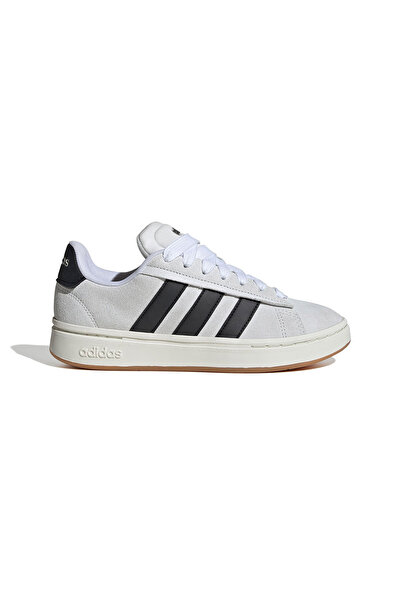 adidas Μεγάλο Αυλικό Αλφά " (Grand Court Alpha) or  "Αλφά του Μεγάλου Αυλικού...