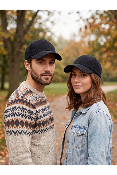 GONCA ŞAPKA Velvet Hat with Tillit Design