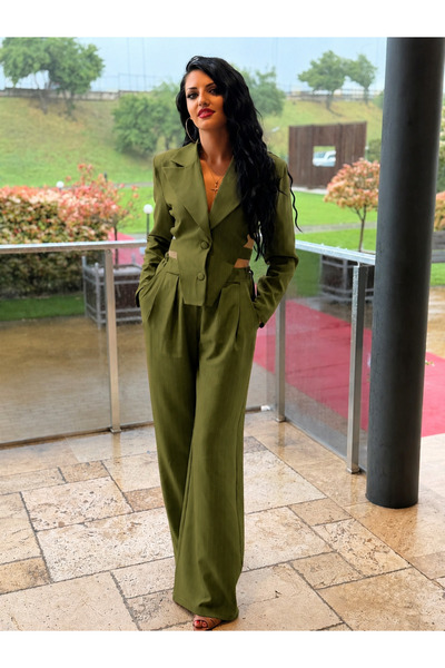Diva Exclusive Fashion Compleu cu Pantaloni Largi și Sacou Scurt Decupat, Măr...