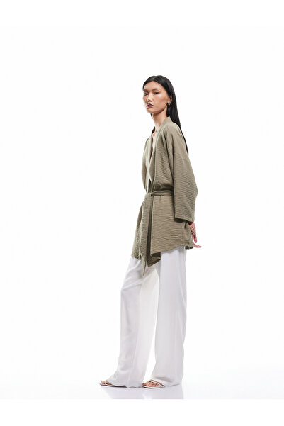 Koton Kruvaze Beli Bağcıklı Kısa Geniş Kollu Kimono