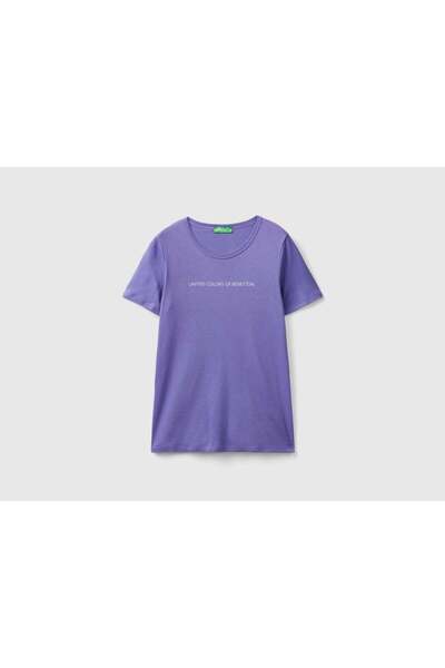 United Colors of Benetton تي شيرت مطبوع لامع مصنوع من القطن بنسبة 100%