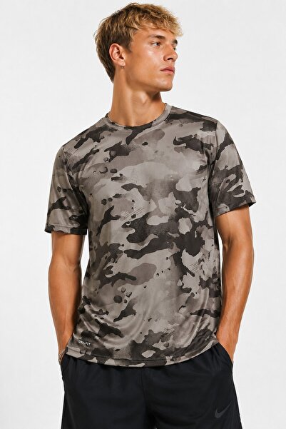 Nike Ανδρικό μπλουζάκι Dri Fit Camo Training Ανδρικό μπλουζάκι με μοτίβο παρα...