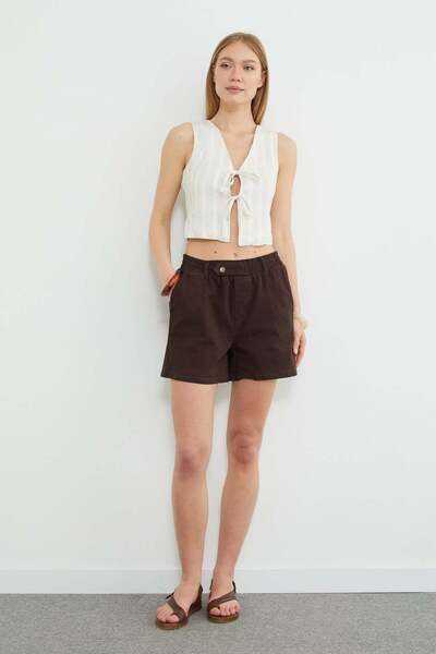 Fulla Moda Elastic Waist Button Detailed Gabardine Shorts