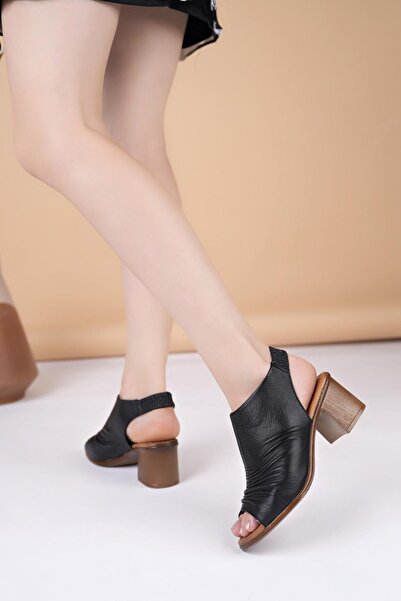 Castle Black 4579 Black Genuine Leather Heeled Women's Sandals