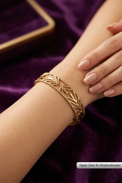 Begondio Minimalist Italian Style Laser Engraved Women's Cuff Bracelet