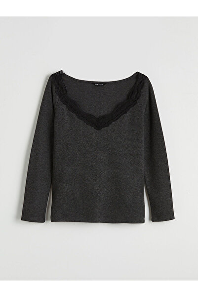 LC Waikiki Peak New Season V-Neck Lace Detailed Blouse