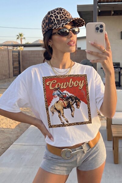 The Champ Clothing تي شيرت نسائي كبير الحجم مطبوع عليه Western Rush باللون ال...