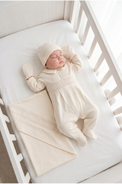 Mert Baby Hugo Nervül ve Süzene Nakış Detaylı 4'lü Organik Hastane Çıkış Seti...