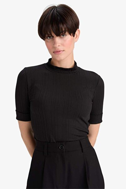 DeFacto Regular Fit Half Turtleneck Ribbed Camisole Short Sleeve T-Shirt