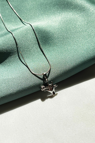 Berilya Aksesuar Microphone and Hand Figured Zircon Stone Necklace
