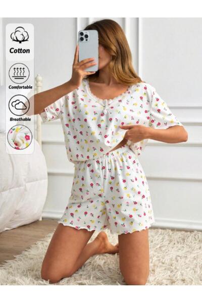 çiçek desenli düğmeli şortlu pijama takımı