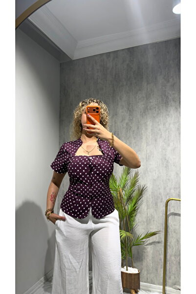 BELİS WEAR Kadın Puantiyeli Göğüs Dekolteli Retro Bluz - Pencere Yaka Kısa Kol