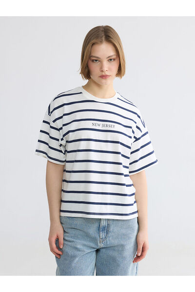 LC Waikiki Nevavm Women's Oversize T-Shirt with Oval Collar and Stripes