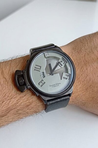 PİGADO Men's Wristwatch with Black Leather Band