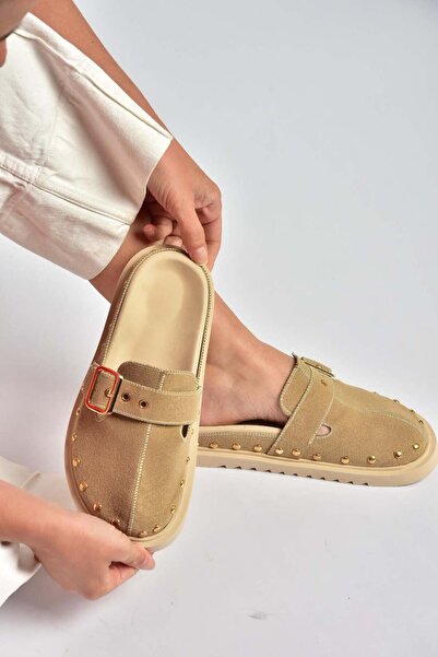 Fox Shoes Y918143802 شبشب سابو من الجلد السويدي البيج مع تفاصيل مزينة بالمسام...