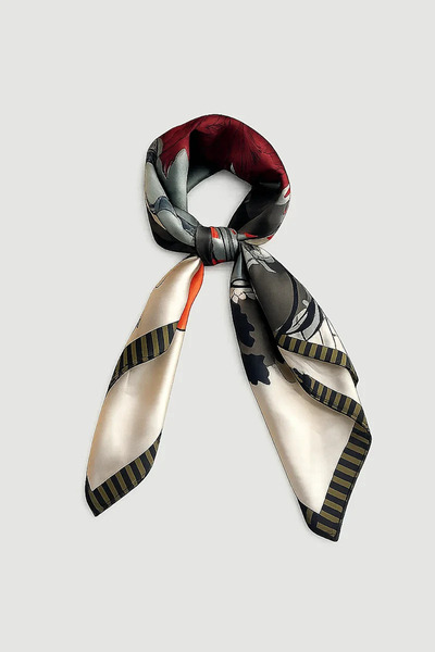 Gusto Elegant Floral Composition Scarf - Beige