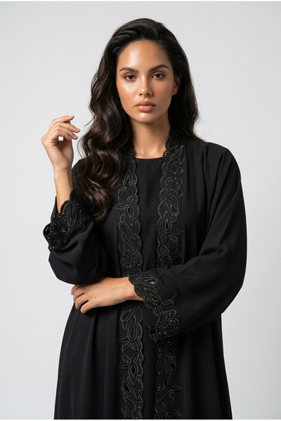 almasa alswda Abaya Kluwesh with Perforated Folds Suitable for All Seasons
