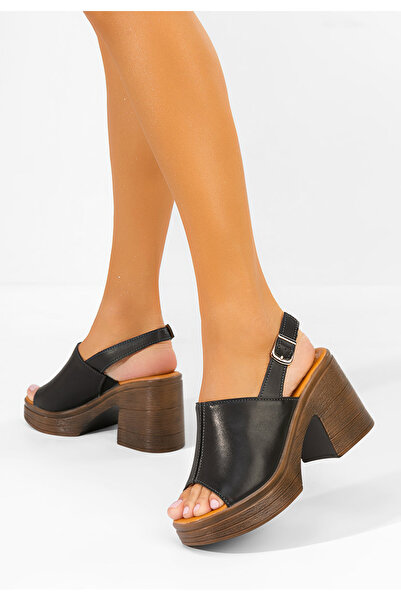 B T Shoes Γυναικεία σανδάλια Γκιλντέα από μαύρο δέρμα