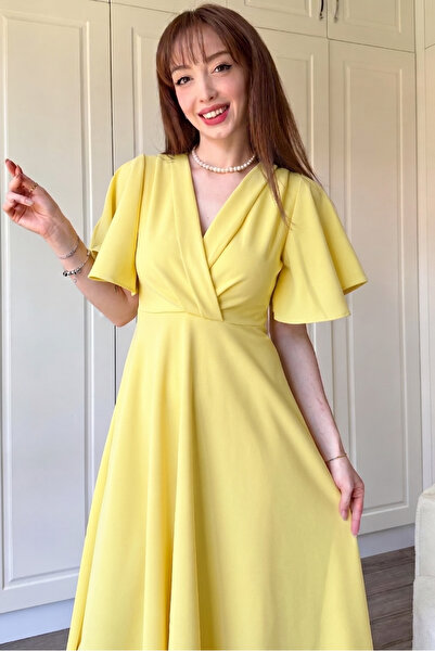 Dilay Gökoğlu Butik Kruvaze Yaka Kolları Volanlı Midi Sarı Elbise
