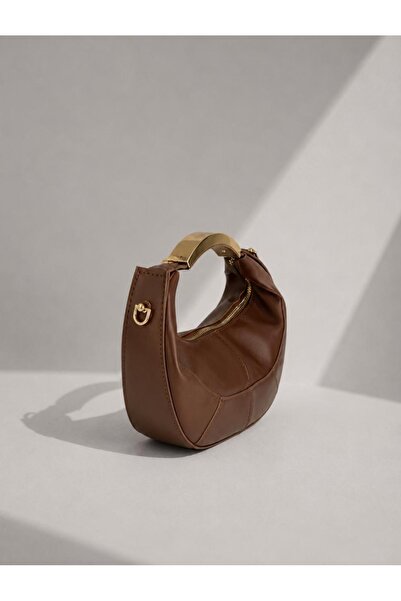 fular & bags حقيبة كتف نسائية ذات حزام طويل وسحاب باللون البني