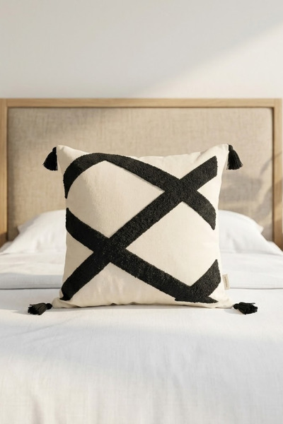 Valmia Home Husă de pernă decorativă cu model perforat și ciucuri, stil boem ...