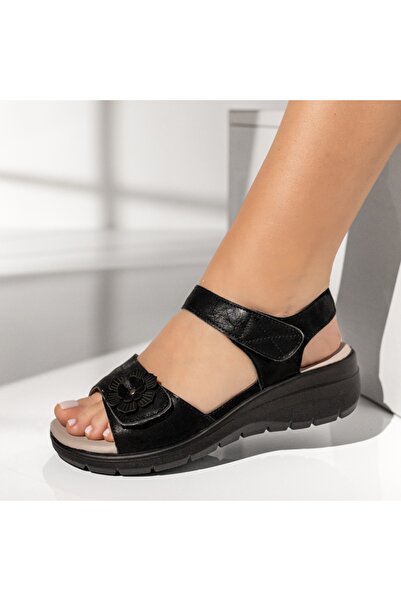 Modlet.ro Sandale de damă negre cu platformă și model floral EVA12