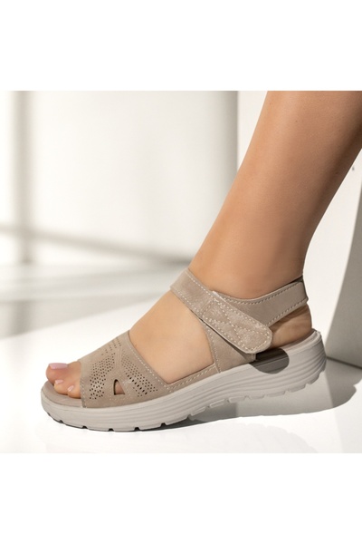 Modlet.ro Sandale de damă bej cu platformă EVA34
