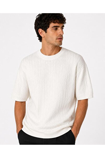 ModaYaren Men's Circular Neck T-Shirt with Hair Braid Detail