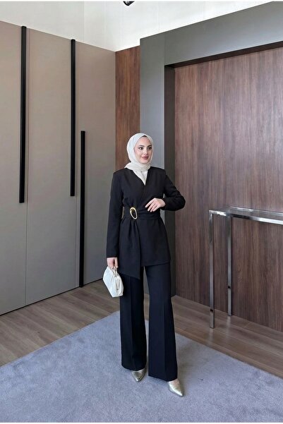 Asya Karen طقم بنطلون وسترة بتفاصيل حزام