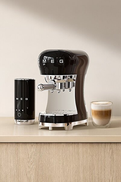 SMEG 50's Style Siyah Espresso Kahve Makinesi Seti & Yeni Kompakt Süt Köpürtü...