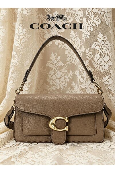 coach house حقيبة كتف فاخرة وأنيقة مصممة للنساء مع جميع الملحقات.
