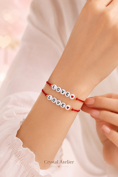 Crystal Atelier سوار حب مزدوج على شكل قلب من الخيط الأحمر مع كتابة الحب، هدية...