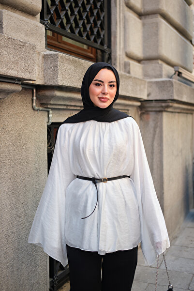 LOCCO بلوزة نسائية من التول بتفاصيل مزمومة من الأمام باللون الأبيض