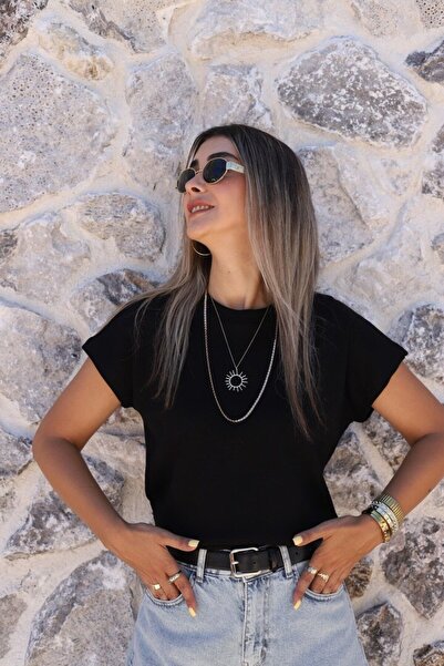 bytugcekaya تيشيرت مودال أسود بياقة بيضاوية