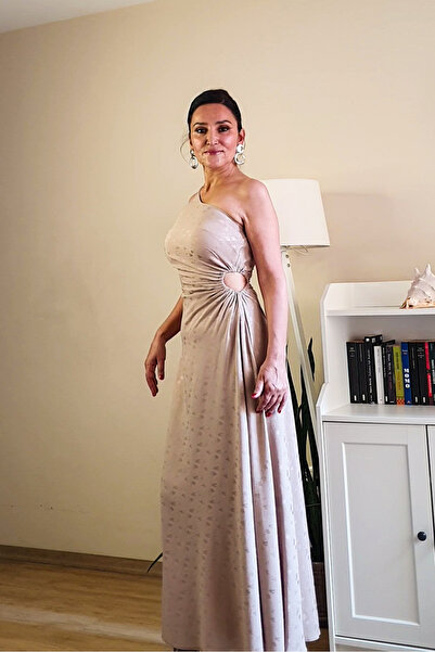 QUAŞE One-Shoulder Textured Satin Long Dress