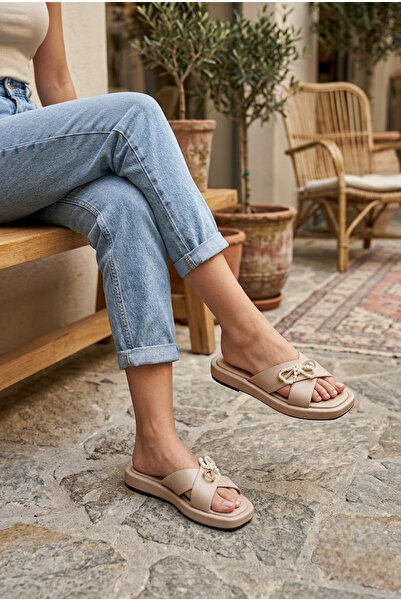ShoeTek Uwra Women's Slippers with Flat Sole and Pearl Bow in Nude Leather