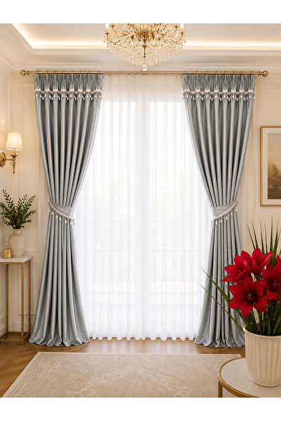Liz Line Set doua draperii blackout, drapate cu ciucuri, accesorizate cu brid...