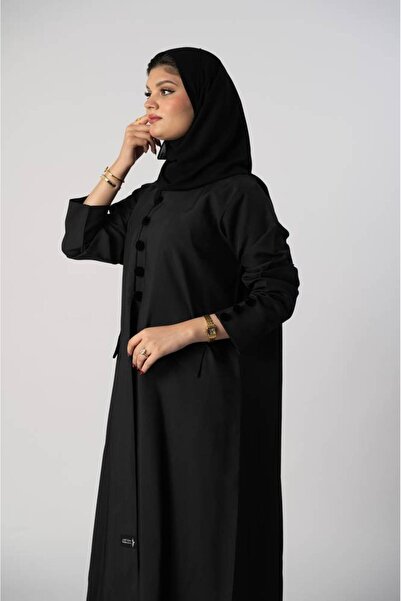 FJ عباية سوداء بتصميم أزرار مخملية وجيوب أمامية - 56